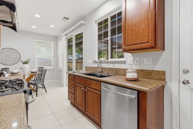 349 W Las Brisas Dr, Mountain House, CA 95391