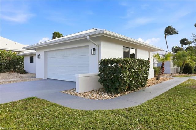 339 Landmark ST, Marco Island, FL 34145