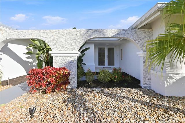 339 Landmark ST, Marco Island, FL 34145