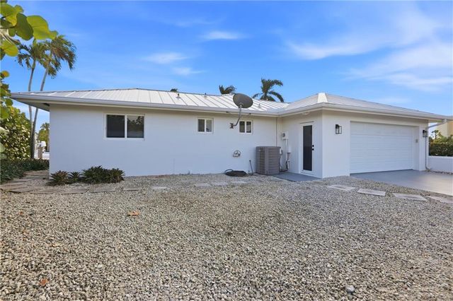 339 Landmark ST, Marco Island, FL 34145