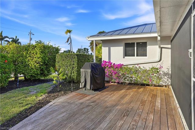 339 Landmark ST, Marco Island, FL 34145