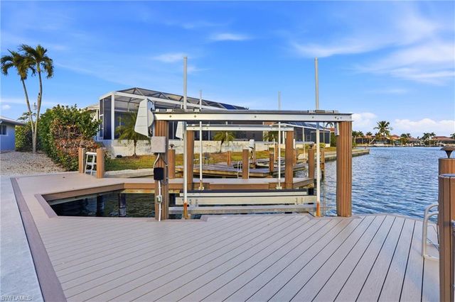 339 Landmark ST, Marco Island, FL 34145