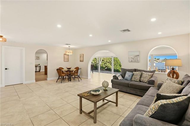 339 Landmark ST, Marco Island, FL 34145