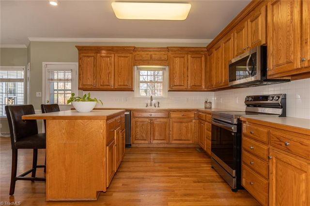 621 Doe Run Drive, Kernersville, NC 27284