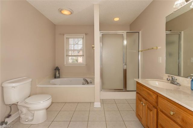 621 Doe Run Drive, Kernersville, NC 27284