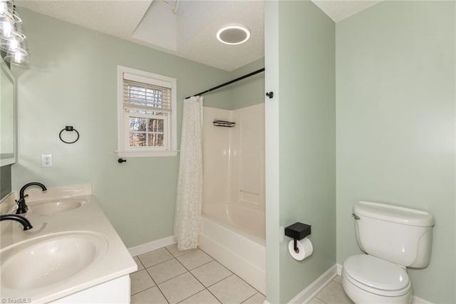 621 Doe Run Drive, Kernersville, NC 27284