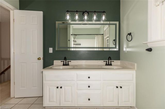 621 Doe Run Drive, Kernersville, NC 27284