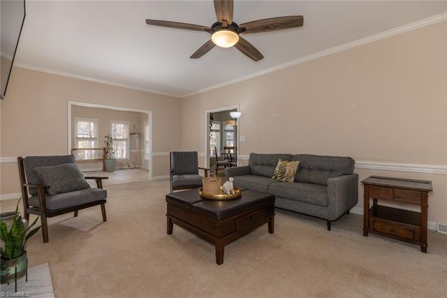 621 Doe Run Drive, Kernersville, NC 27284