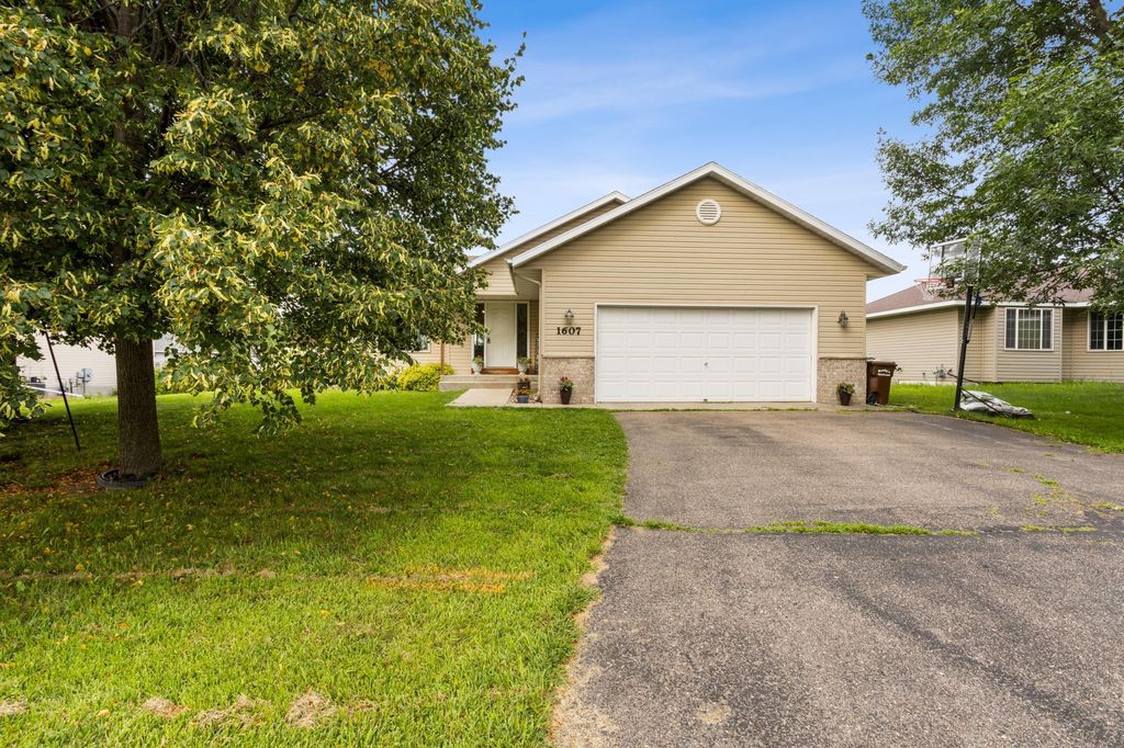 1607 Griffing Park Road, Buffalo, MN 55313