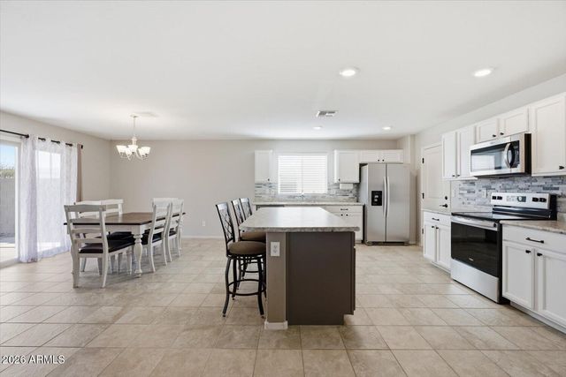 36859 N EL MORRO Trail, San Tan Valley, AZ 85140