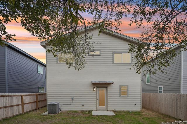 167 Hopi, San Antonio, TX 78211