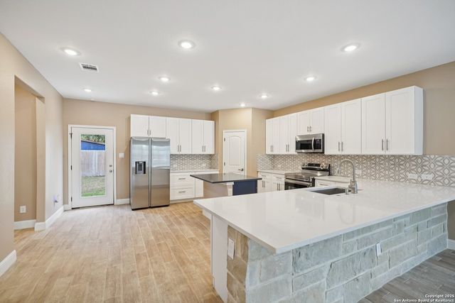 167 Hopi, San Antonio, TX 78211