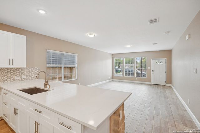 167 Hopi, San Antonio, TX 78211