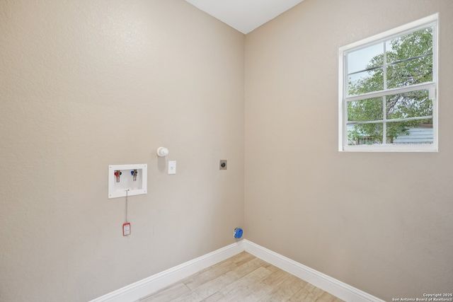 167 Hopi, San Antonio, TX 78211