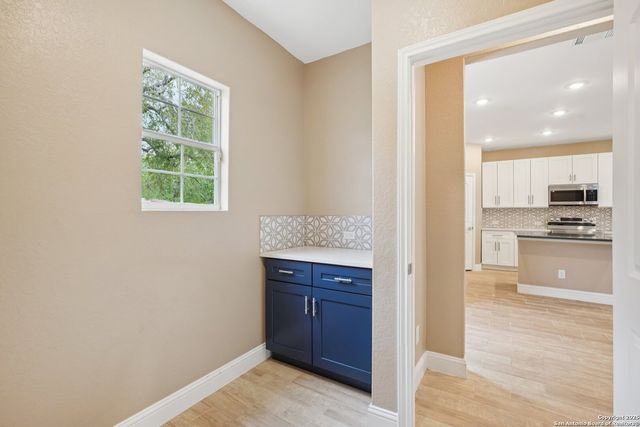 167 Hopi, San Antonio, TX 78211