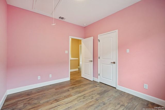 167 Hopi, San Antonio, TX 78211