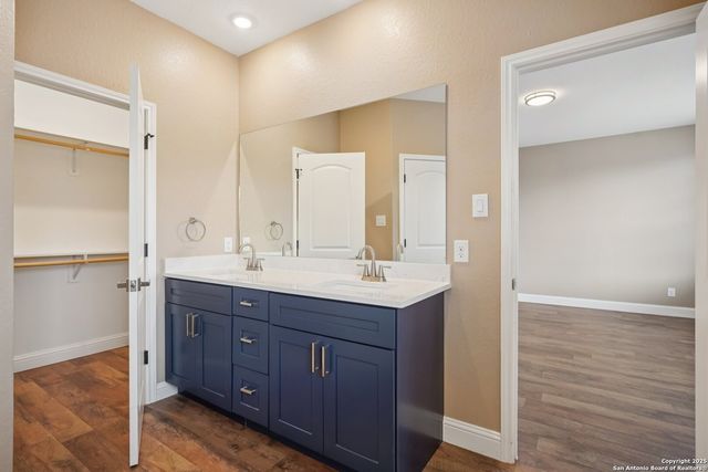 167 Hopi, San Antonio, TX 78211