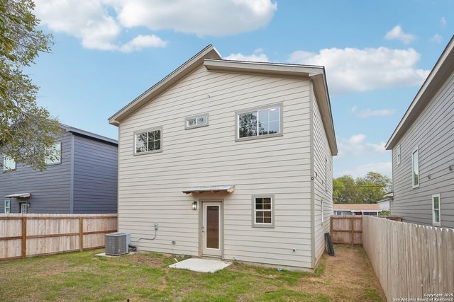 167 Hopi, San Antonio, TX 78211