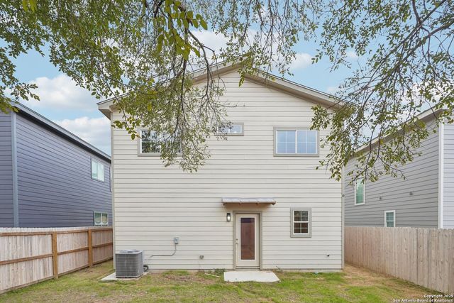 167 Hopi, San Antonio, TX 78211