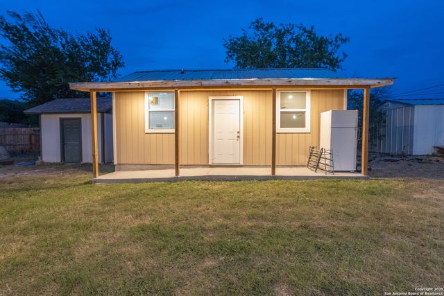 309 Meandering Way, Del Rio, TX 78840