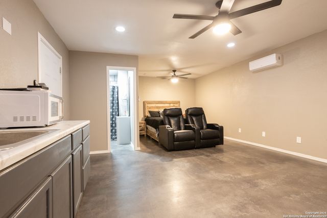 309 Meandering Way, Del Rio, TX 78840