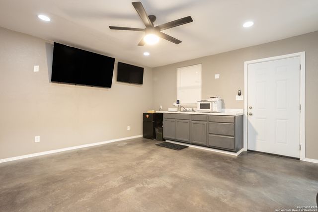 309 Meandering Way, Del Rio, TX 78840