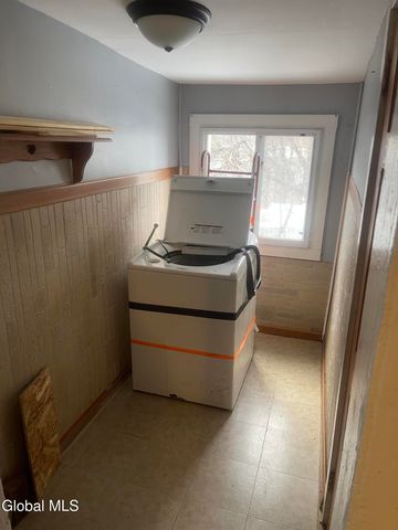 2 Broadway 2, Cohoes, NY 12047