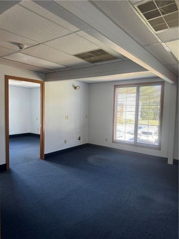 33 College Hill Road, Warwick, RI 02886