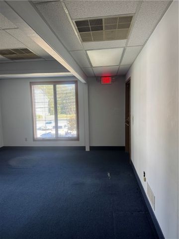 33 College Hill Road, Warwick, RI 02886