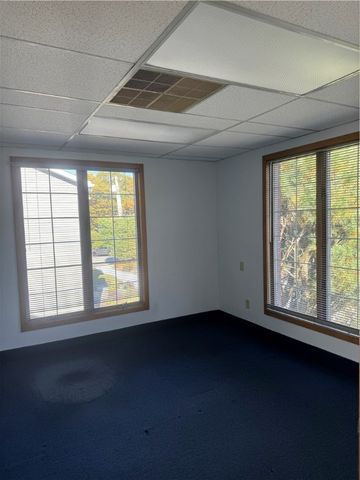 33 College Hill Road, Warwick, RI 02886