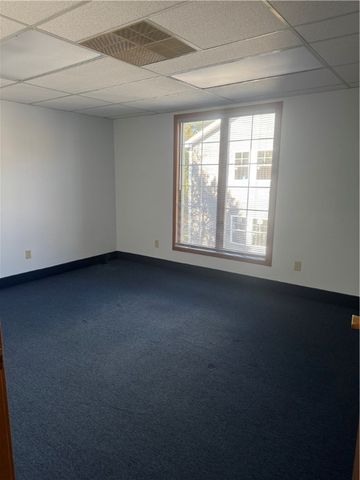 33 College Hill Road, Warwick, RI 02886