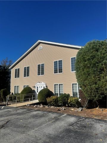 33 College Hill Road, Warwick, RI 02886