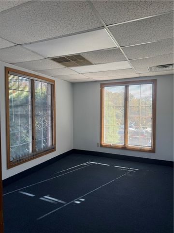 33 College Hill Road, Warwick, RI 02886