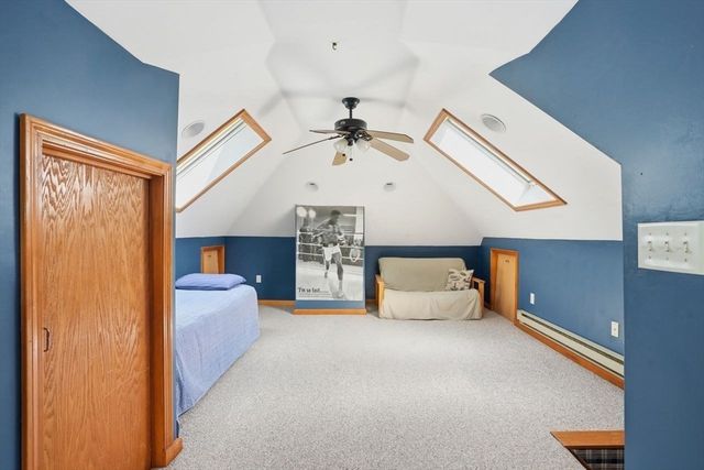 33 Hunt St, Weymouth, MA 02191