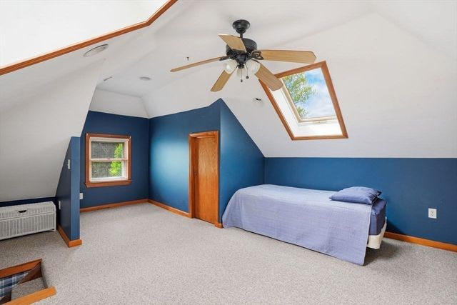 33 Hunt St, Weymouth, MA 02191