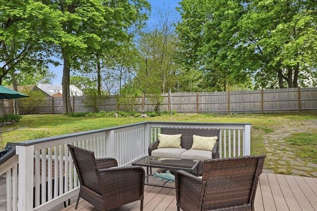 33 Hunt St, Weymouth, MA 02191