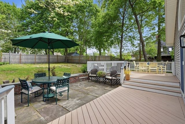 33 Hunt St, Weymouth, MA 02191