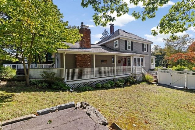 33 Hunt St, Weymouth, MA 02191