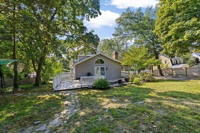 33 Hunt St, Weymouth, MA 02191