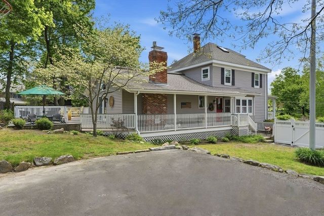33 Hunt St, Weymouth, MA 02191