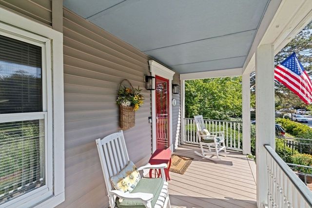 33 Hunt St, Weymouth, MA 02191