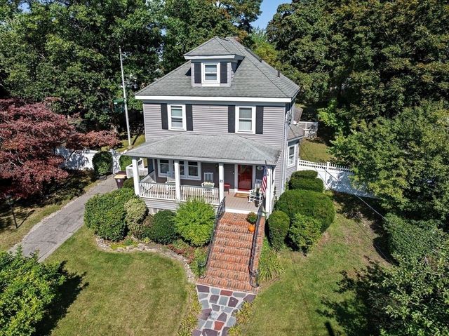 33 Hunt St, Weymouth, MA 02191