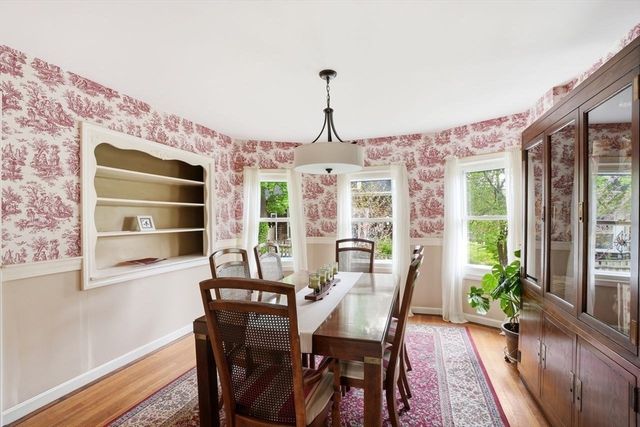 33 Hunt St, Weymouth, MA 02191