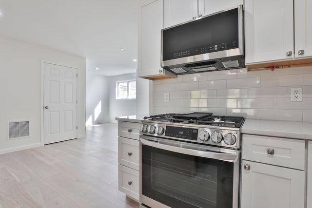 19 Autumn Lane, Raymond, NH 03077