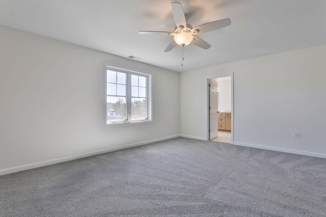 19 Autumn Lane, Raymond, NH 03077