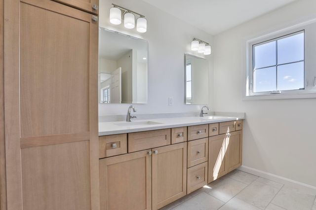 19 Autumn Lane, Raymond, NH 03077