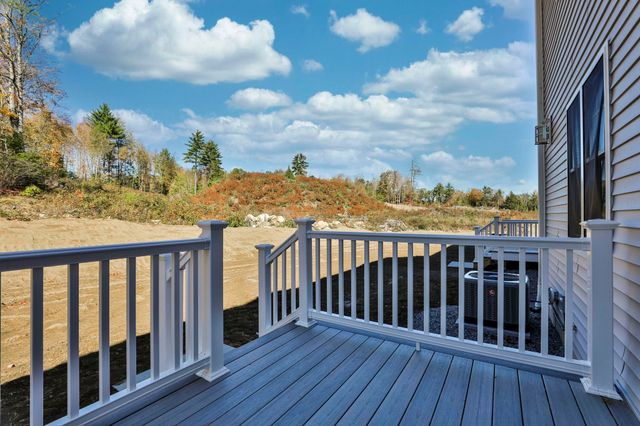 19 Autumn Lane, Raymond, NH 03077