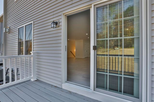 19 Autumn Lane, Raymond, NH 03077