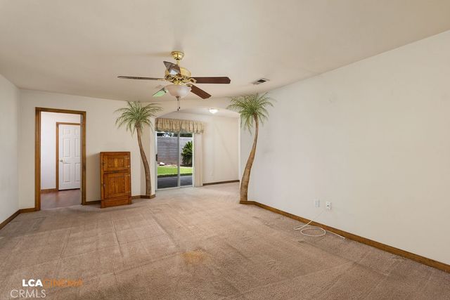 5102 Omaha, Bakersfield, CA 93312