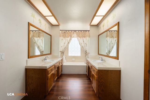 5102 Omaha, Bakersfield, CA 93312